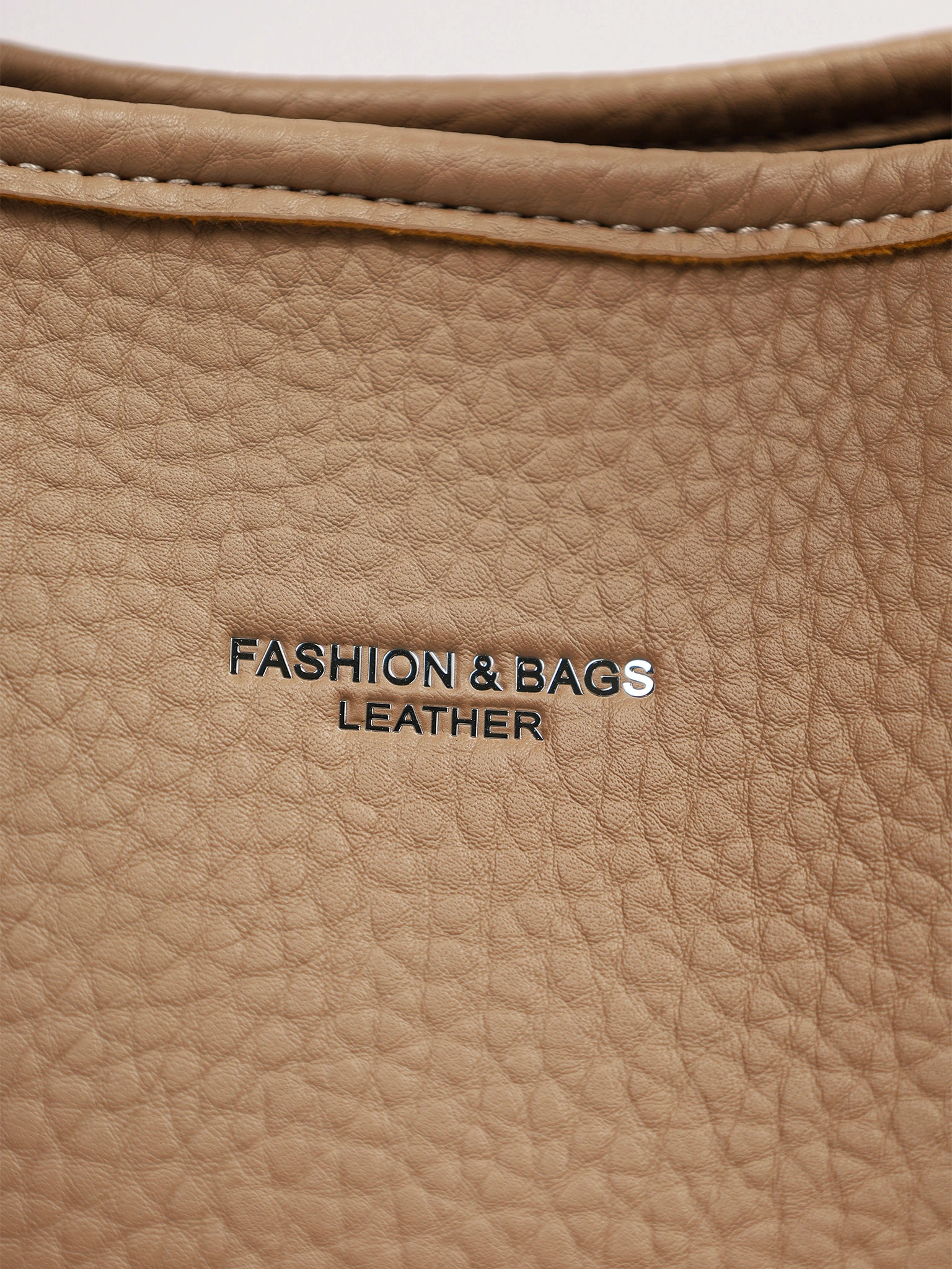 Сумка-тоут со стяжками по бокам и декоративным платком в ассортименте